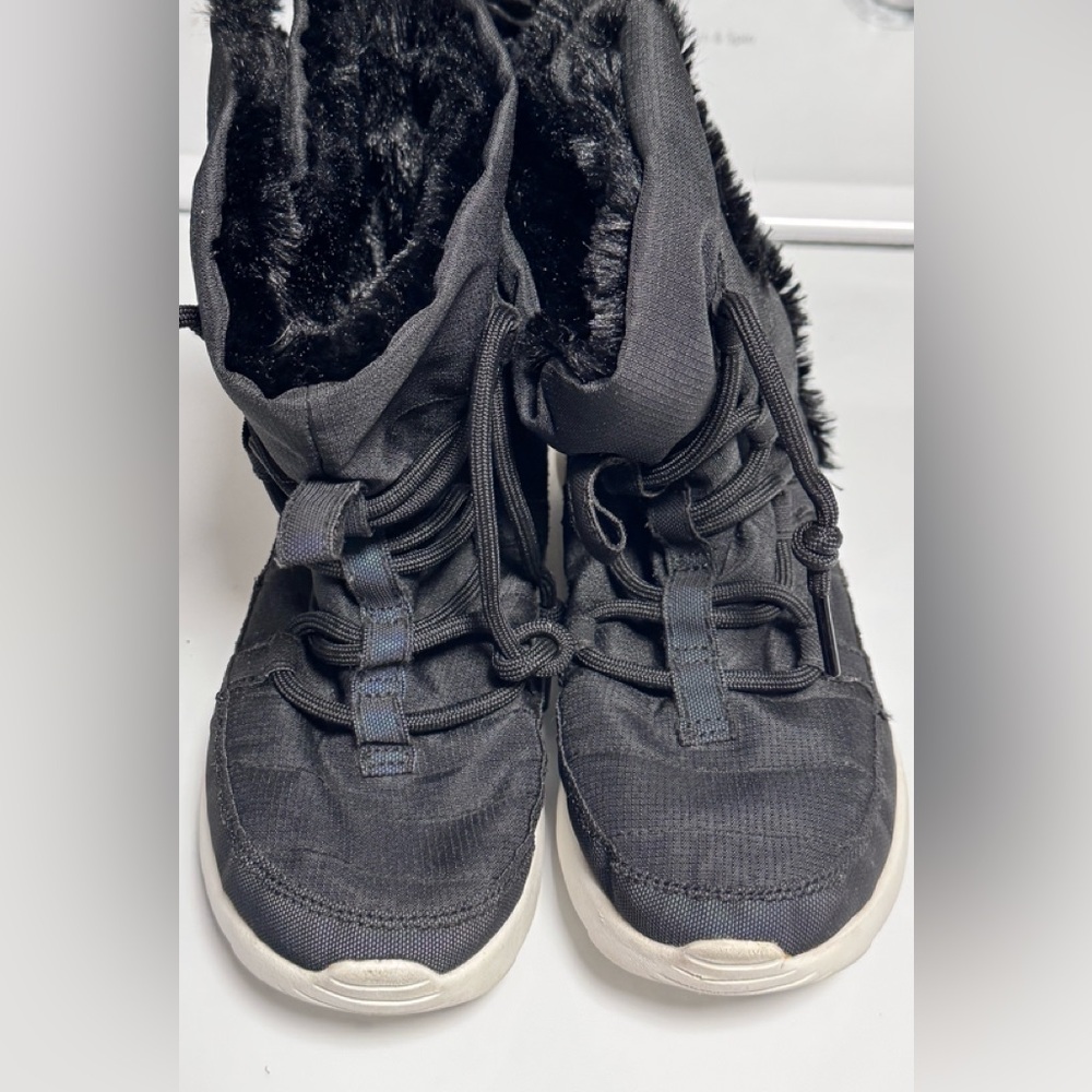 Nike kids Faux fur lined Snow boots